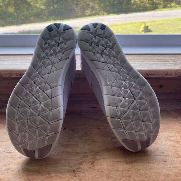 Nike running shoes. Only wore a couple times. - Picture 2 of 4